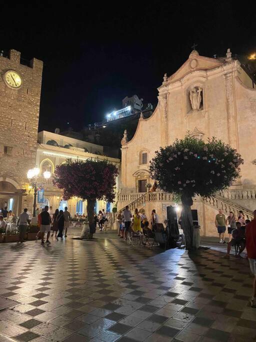 Casa Vacanza Giardini Naxos Taormina Miranaxos Exterior foto