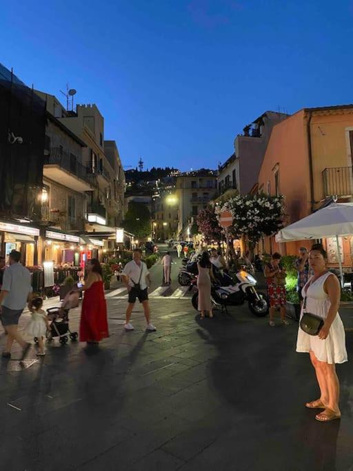 Casa Vacanza Giardini Naxos Taormina Miranaxos Exterior foto